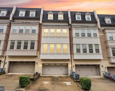 517 Overlook Park Drive - Photo Thumbnail 2