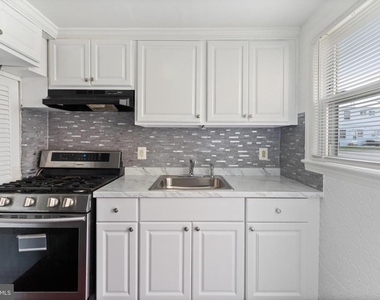 2510 Iverson Street - Photo Thumbnail 6