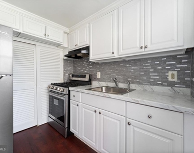 2510 Iverson Street - Photo Thumbnail 8
