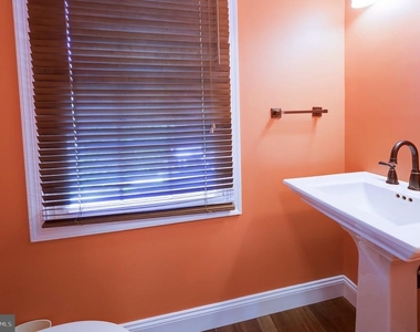 7518 Westlake Terrace - Photo Thumbnail 15