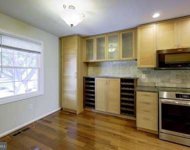 7518 Westlake Terrace - Photo Thumbnail 20