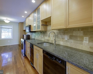 7518 Westlake Terrace - Photo Thumbnail 17