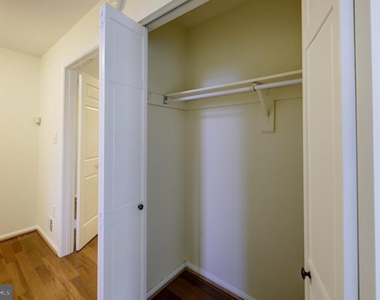 7518 Westlake Terrace - Photo Thumbnail 16