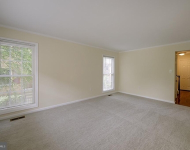 7518 Westlake Terrace - Photo Thumbnail 10