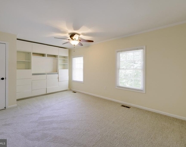 7518 Westlake Terrace - Photo Thumbnail 30