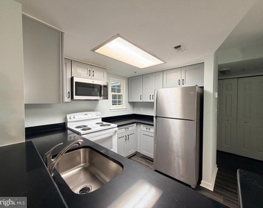 931 Hillside Lake Terrace - Photo Thumbnail 6