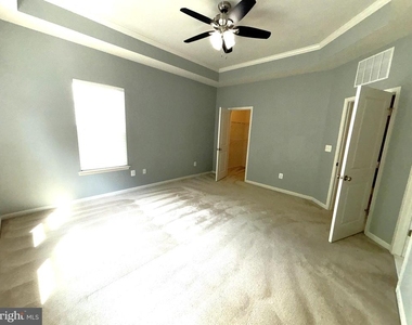 22410 Glenbow Way - Photo Thumbnail 11