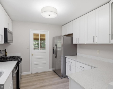 4014 Jeffry Street - Photo Thumbnail 6