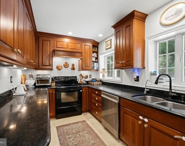5201 Brookeway Drive - Photo Thumbnail 27