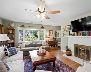 5201 Brookeway Drive - Photo Thumbnail 17