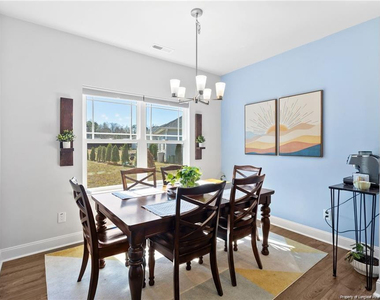 143 Western Pine Way - Photo Thumbnail 4