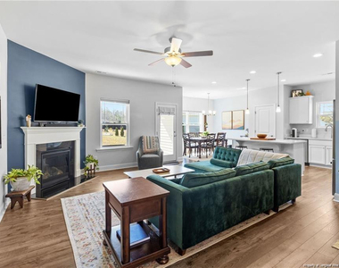 143 Western Pine Way - Photo Thumbnail 2