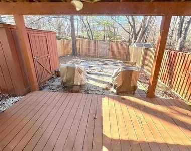 6121 Cedar Wood Drive - Photo Thumbnail 16
