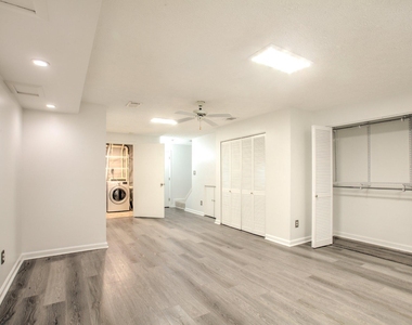 503 Park Manor Circle - Photo Thumbnail 23