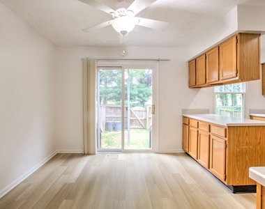503 Park Manor Circle - Photo Thumbnail 8
