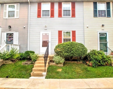 503 Park Manor Circle - Photo Thumbnail 2