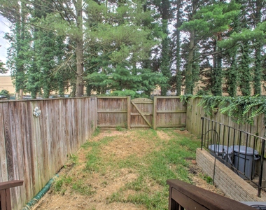 503 Park Manor Circle - Photo Thumbnail 25