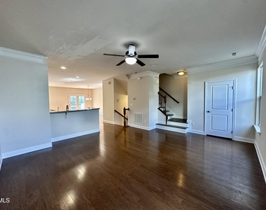 1004 Waymaker Court - Photo Thumbnail 10