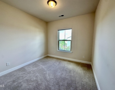 1004 Waymaker Court - Photo Thumbnail 17
