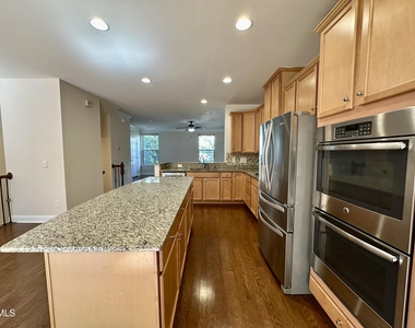 1004 Waymaker Court - Photo Thumbnail 4