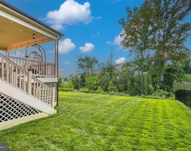 7142 Starmount Way - Photo Thumbnail 82