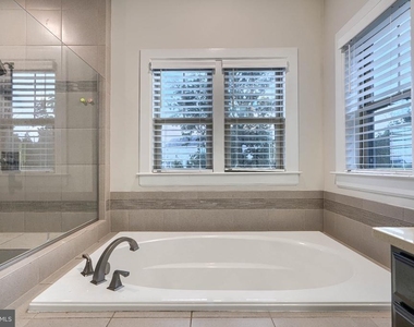 7142 Starmount Way - Photo Thumbnail 65