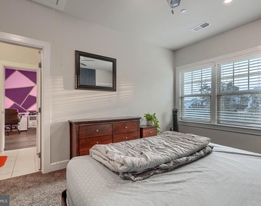 7142 Starmount Way - Photo Thumbnail 48