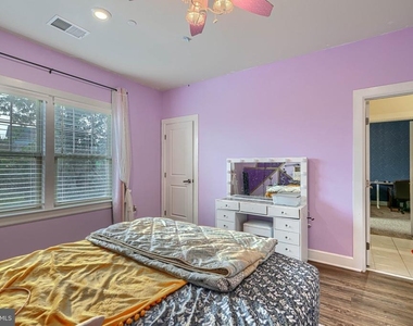 7142 Starmount Way - Photo Thumbnail 42