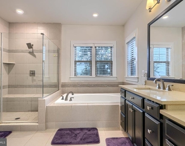 7142 Starmount Way - Photo Thumbnail 64