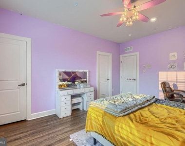 7142 Starmount Way - Photo Thumbnail 41