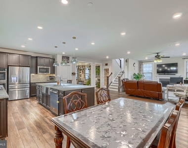7142 Starmount Way - Photo Thumbnail 28