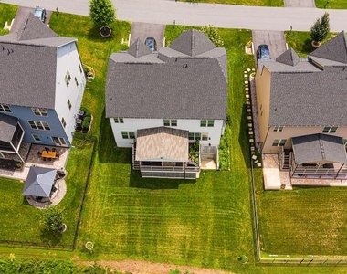 7142 Starmount Way - Photo Thumbnail 91