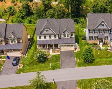 7142 Starmount Way - Photo Thumbnail 88