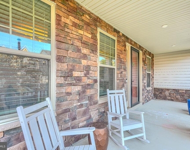 7142 Starmount Way - Photo Thumbnail 7