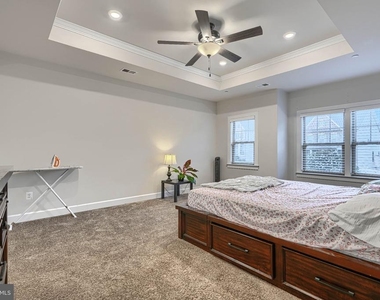 7142 Starmount Way - Photo Thumbnail 60