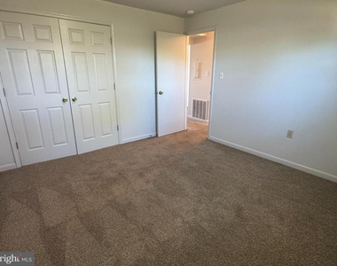 3876 Shadywood Drive - Photo Thumbnail 10