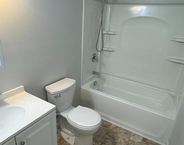 3876 Shadywood Drive - Photo Thumbnail 13