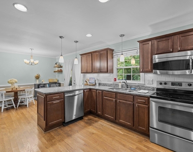 6109 Whittier Drive - Photo Thumbnail 12