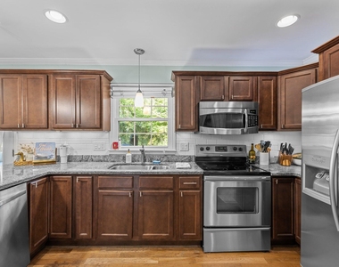 6109 Whittier Drive - Photo Thumbnail 13