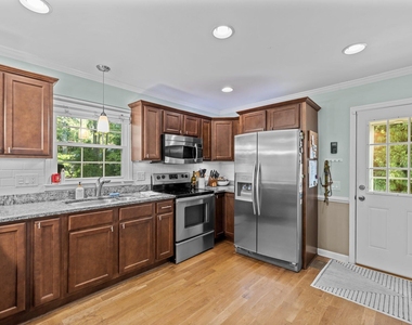 6109 Whittier Drive - Photo Thumbnail 11