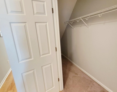 8827 Thornton Town Place - Photo Thumbnail 2