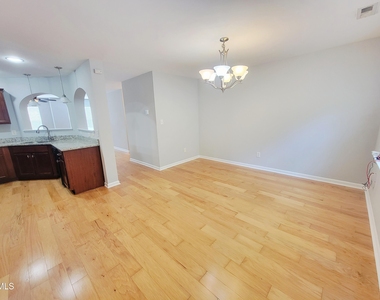 8827 Thornton Town Place - Photo Thumbnail 22