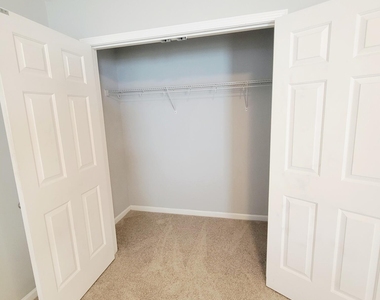 8827 Thornton Town Place - Photo Thumbnail 8