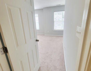 8827 Thornton Town Place - Photo Thumbnail 39