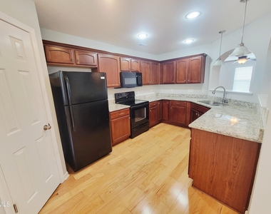 8827 Thornton Town Place - Photo Thumbnail 24