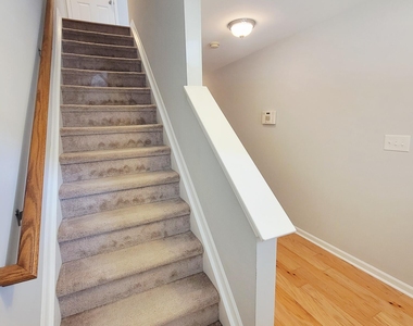 8827 Thornton Town Place - Photo Thumbnail 11