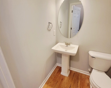 8827 Thornton Town Place - Photo Thumbnail 27