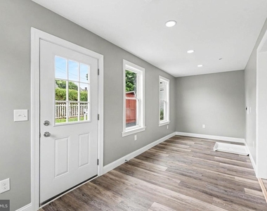 20 N Walnut Street - Photo Thumbnail 14