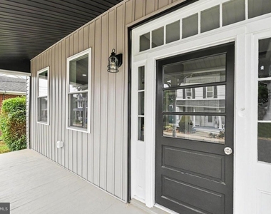 20 N Walnut Street - Photo Thumbnail 3
