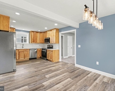 20 N Walnut Street - Photo Thumbnail 8